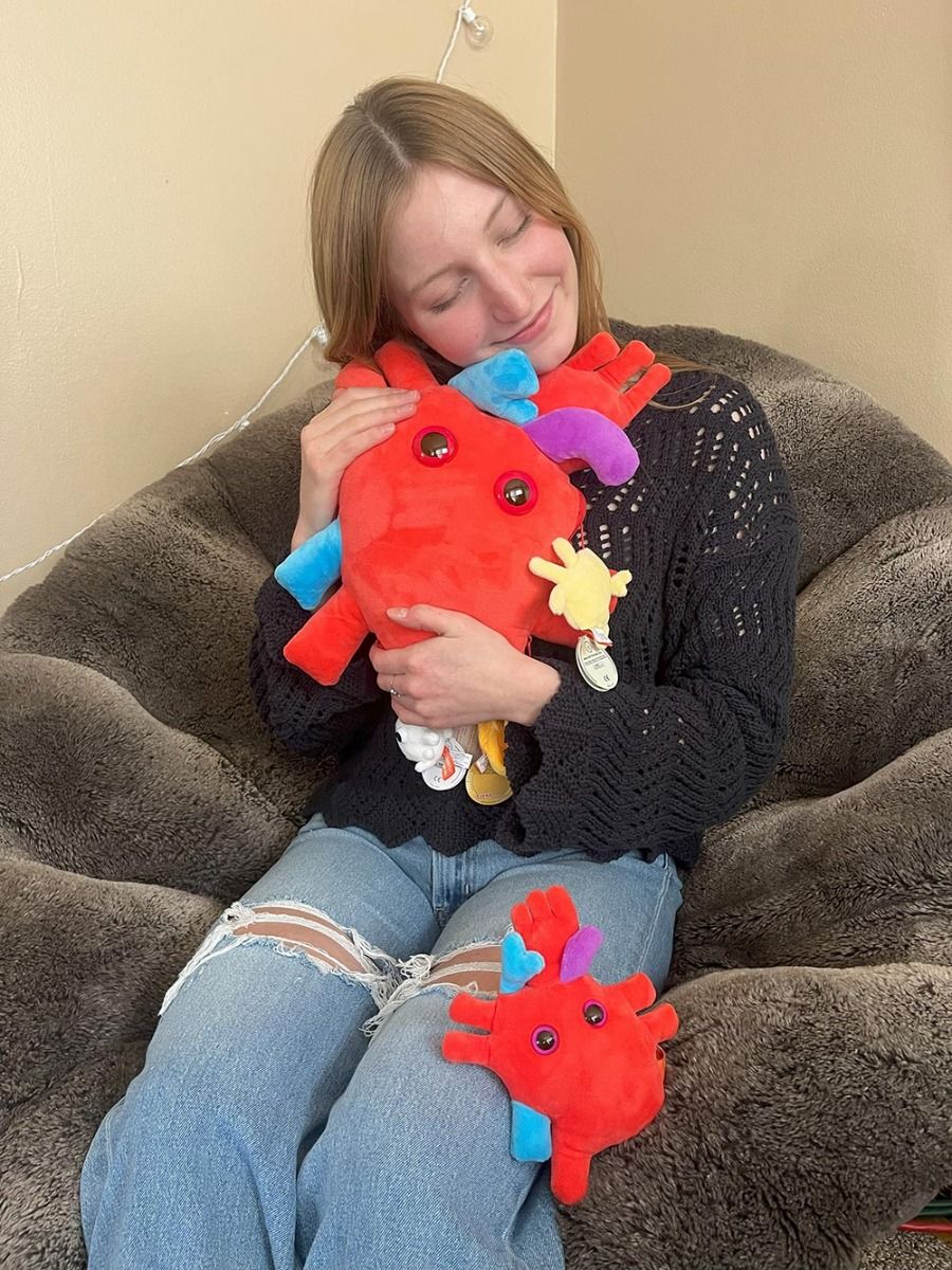 Deluxe Heart plush hug