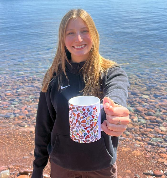 Organs mug at the beach